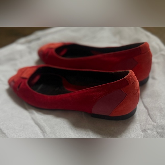 Brand New Fendi peep toe suede flats size 36.5 - Picture 3 of 8